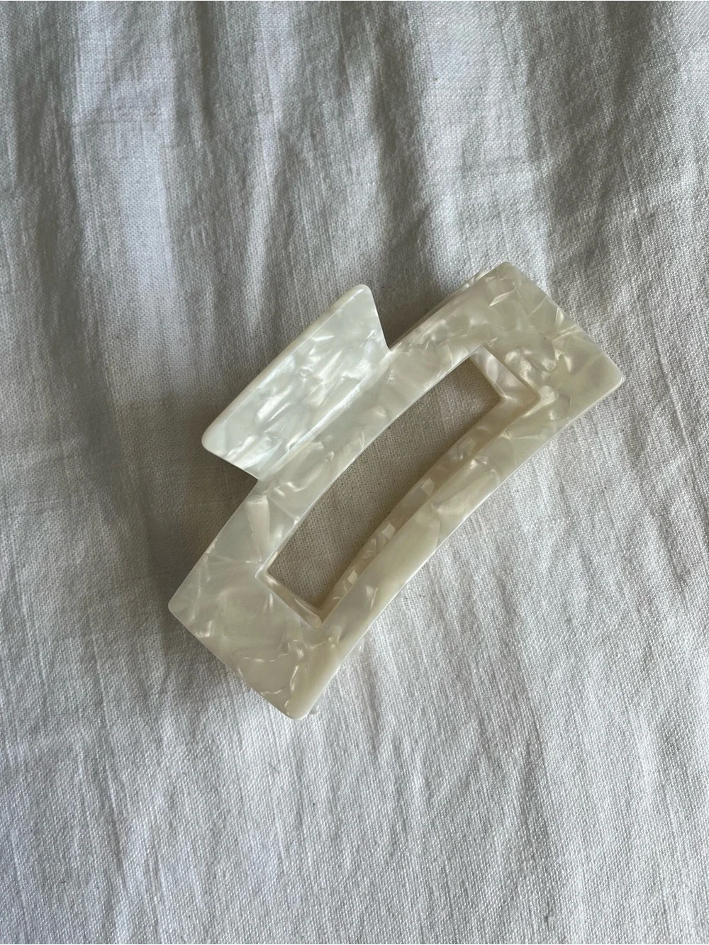 Oversized Pearl White Marbled Rectangle Claw Hair Clip